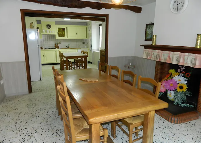 Les Cassagnes بيت للعطل Limbrassac